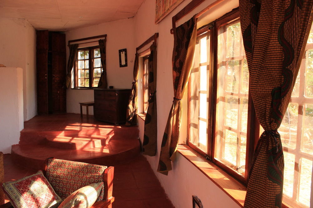 Njaya Lodge Nkhata Bay エクステリア 写真