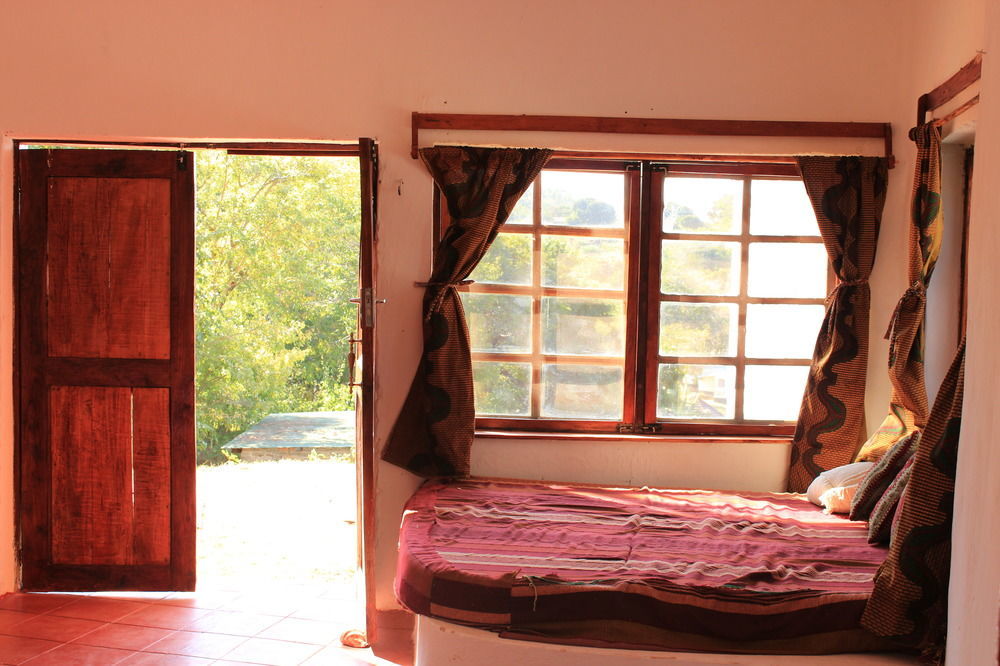 Njaya Lodge Nkhata Bay エクステリア 写真