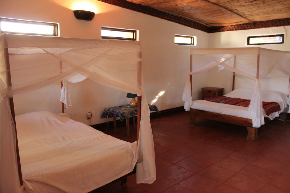 Njaya Lodge Nkhata Bay エクステリア 写真