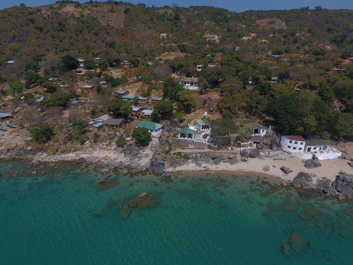 Njaya Lodge Nkhata Bay エクステリア 写真