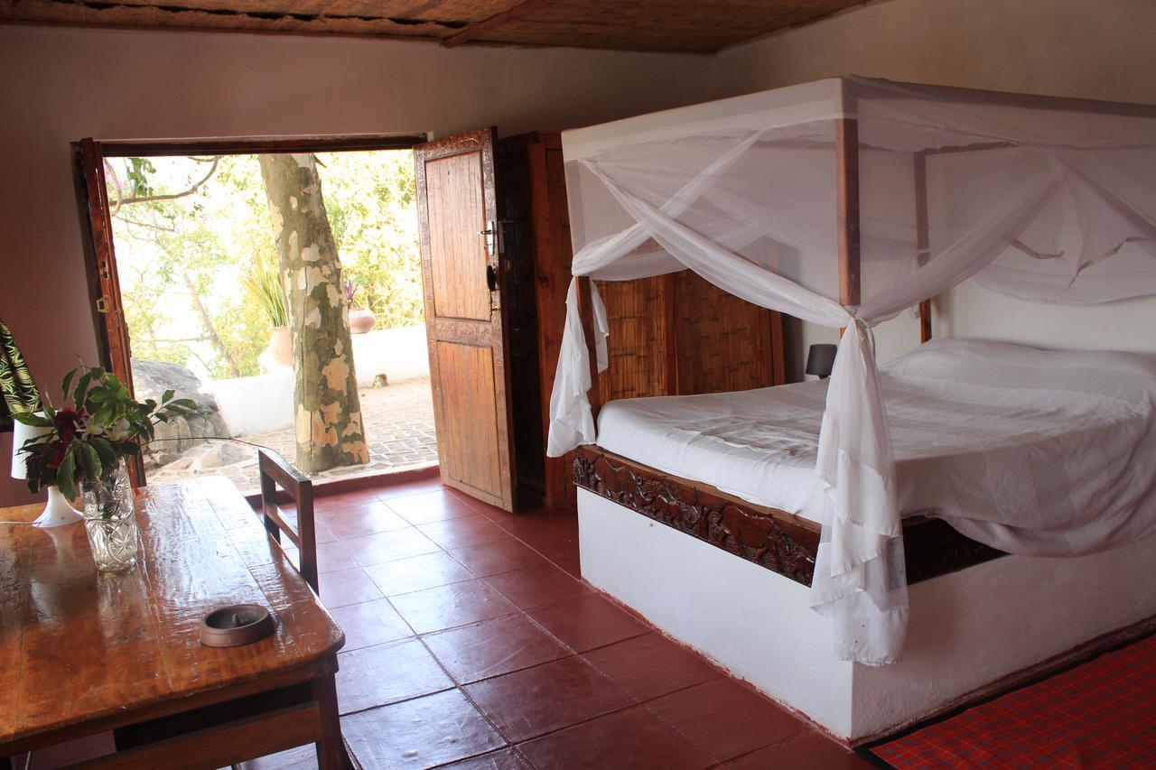 Njaya Lodge Nkhata Bay エクステリア 写真