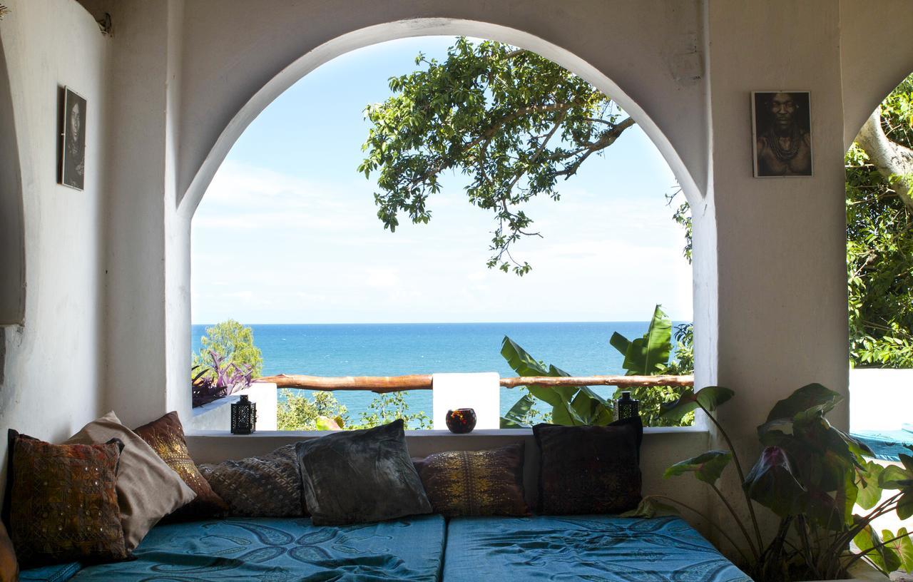 Njaya Lodge Nkhata Bay エクステリア 写真