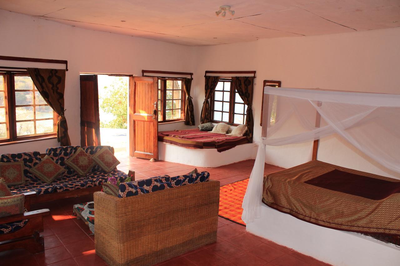 Njaya Lodge Nkhata Bay エクステリア 写真