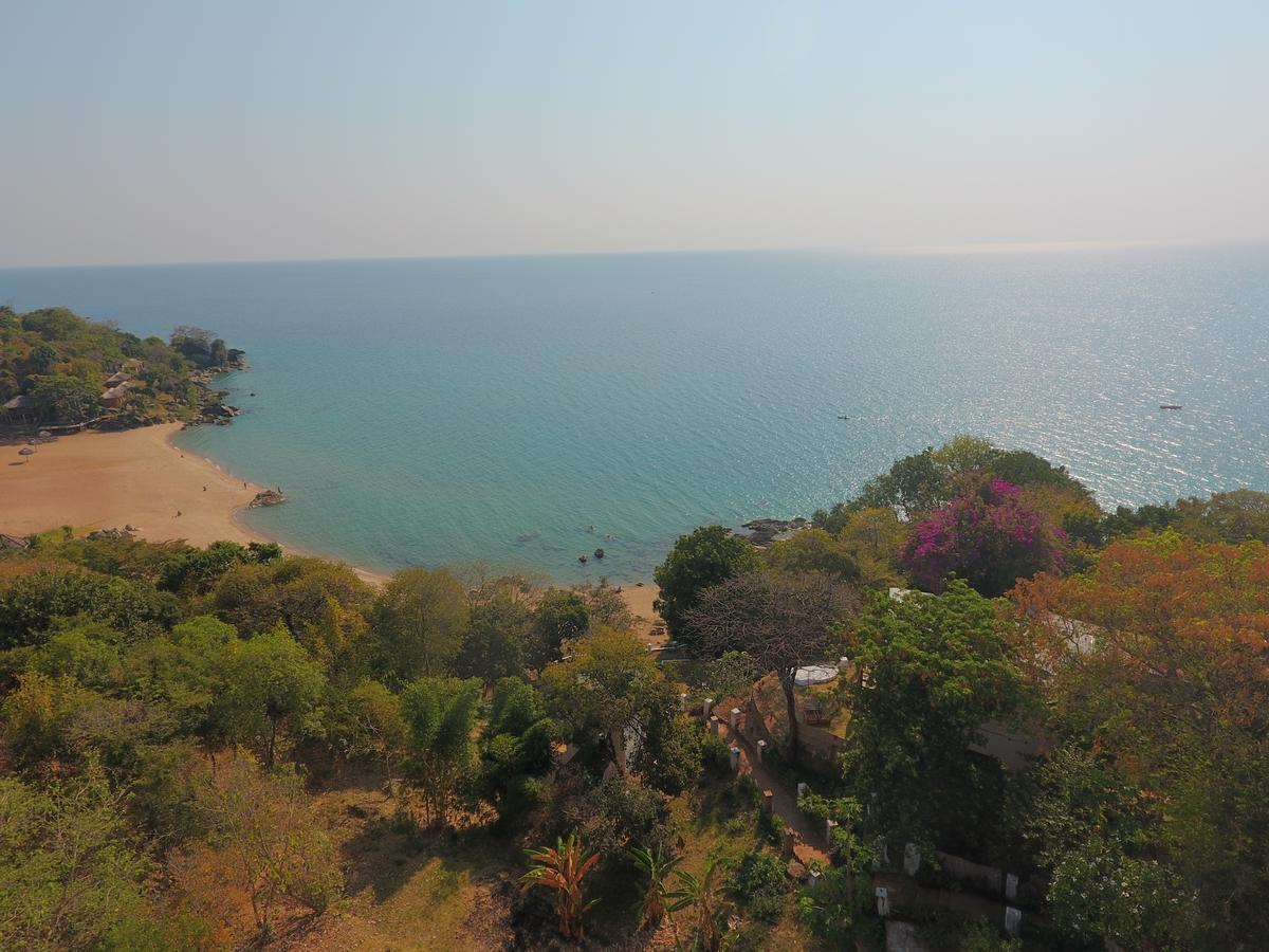 Njaya Lodge Nkhata Bay エクステリア 写真