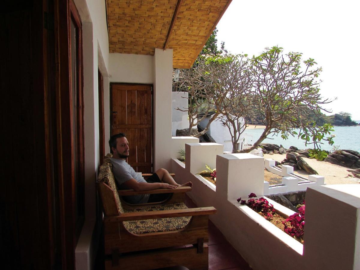 Njaya Lodge Nkhata Bay エクステリア 写真