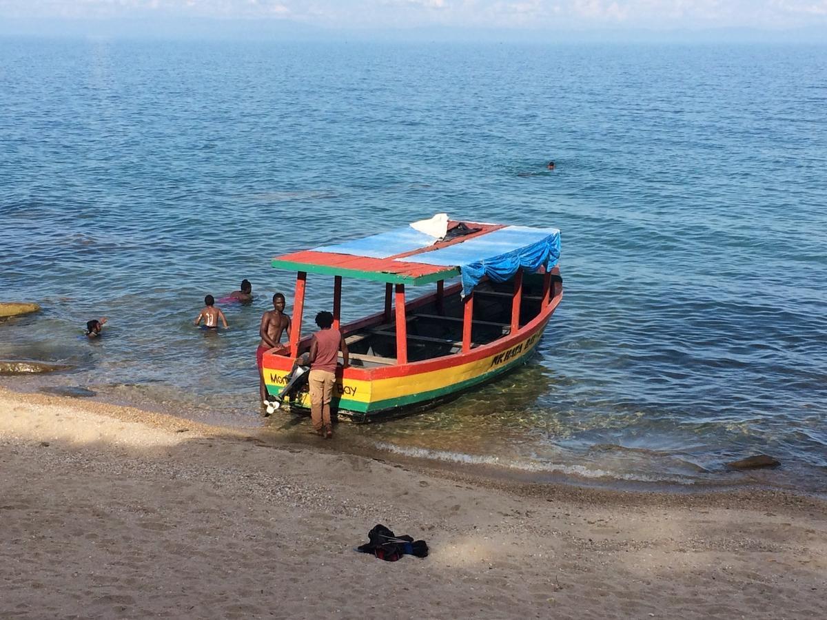 Njaya Lodge Nkhata Bay エクステリア 写真