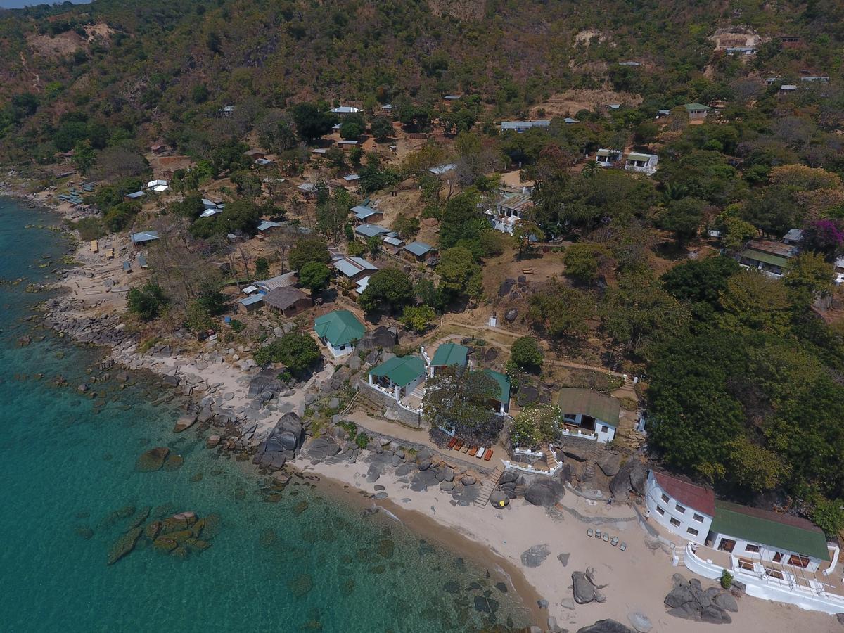 Njaya Lodge Nkhata Bay エクステリア 写真