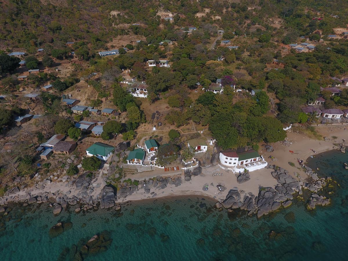 Njaya Lodge Nkhata Bay エクステリア 写真