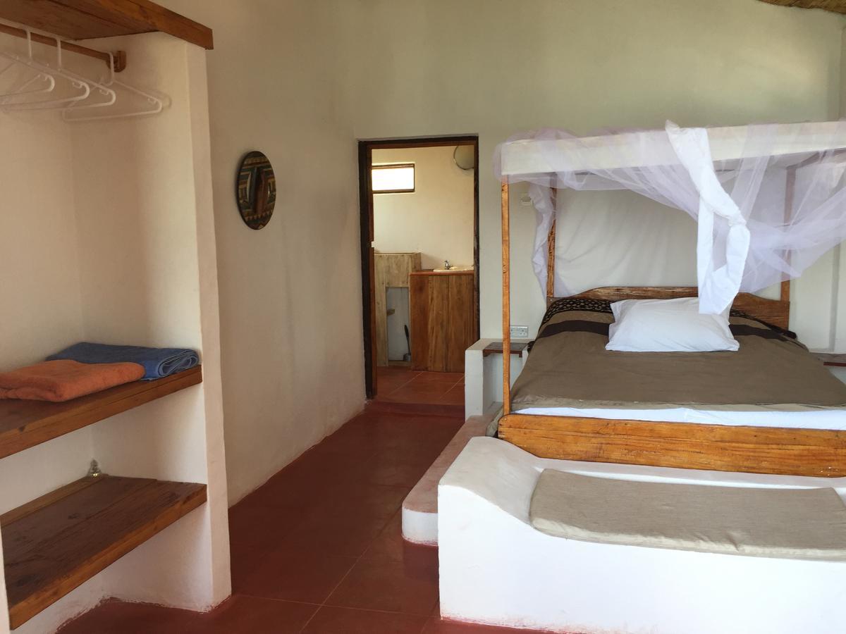 Njaya Lodge Nkhata Bay エクステリア 写真