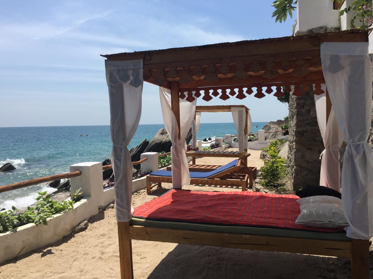 Njaya Lodge Nkhata Bay エクステリア 写真