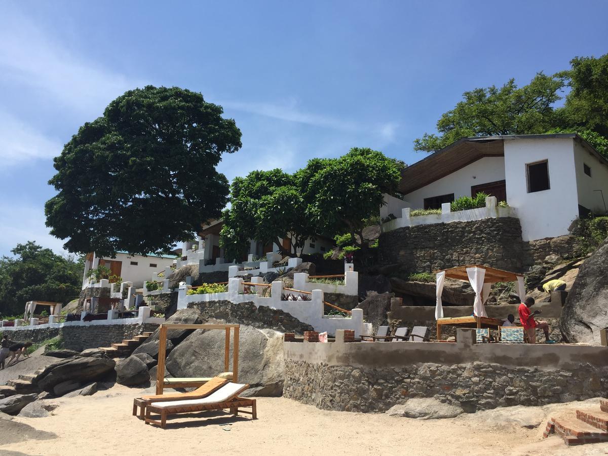 Njaya Lodge Nkhata Bay エクステリア 写真