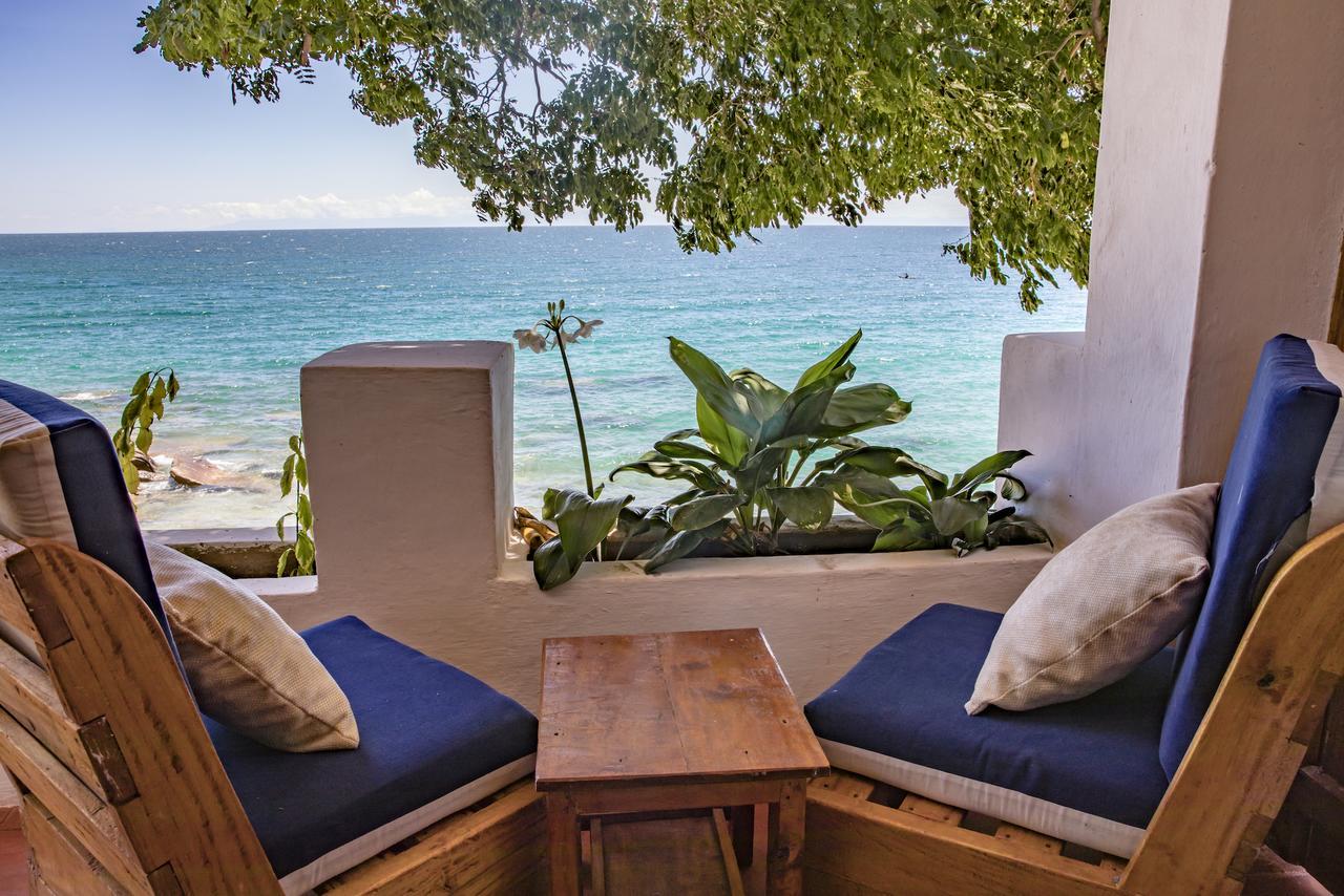 Njaya Lodge Nkhata Bay エクステリア 写真