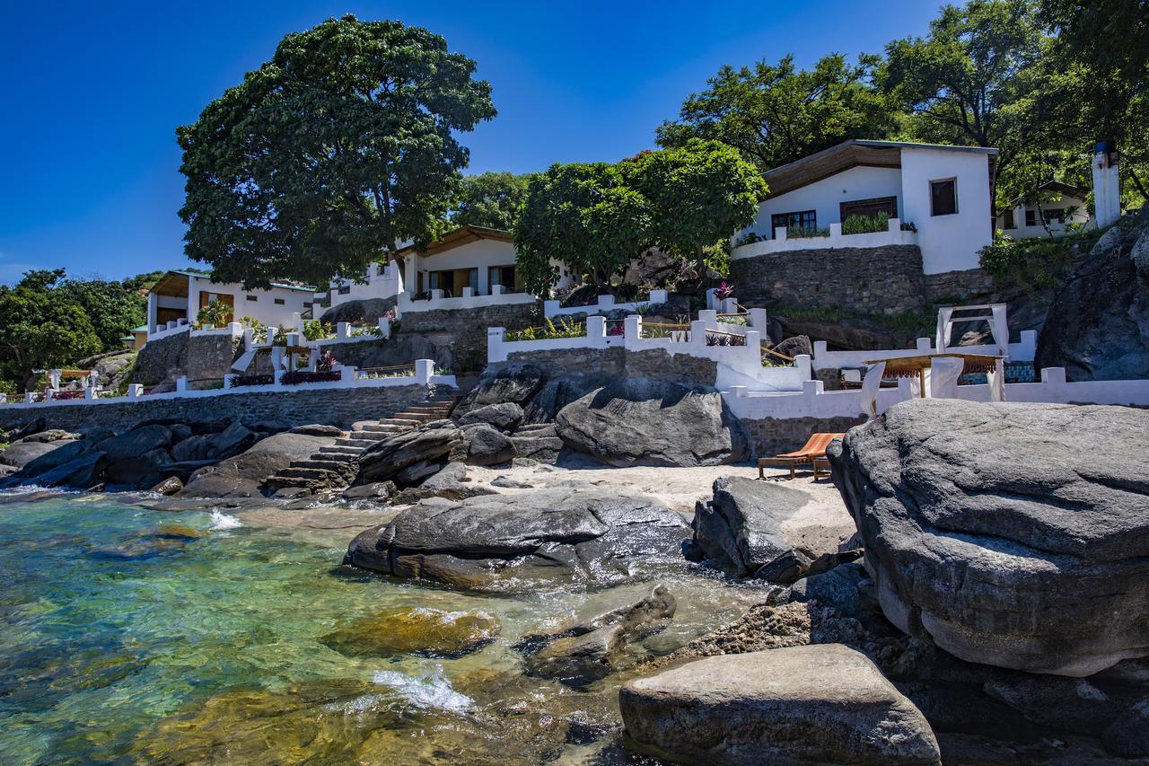 Njaya Lodge Nkhata Bay エクステリア 写真