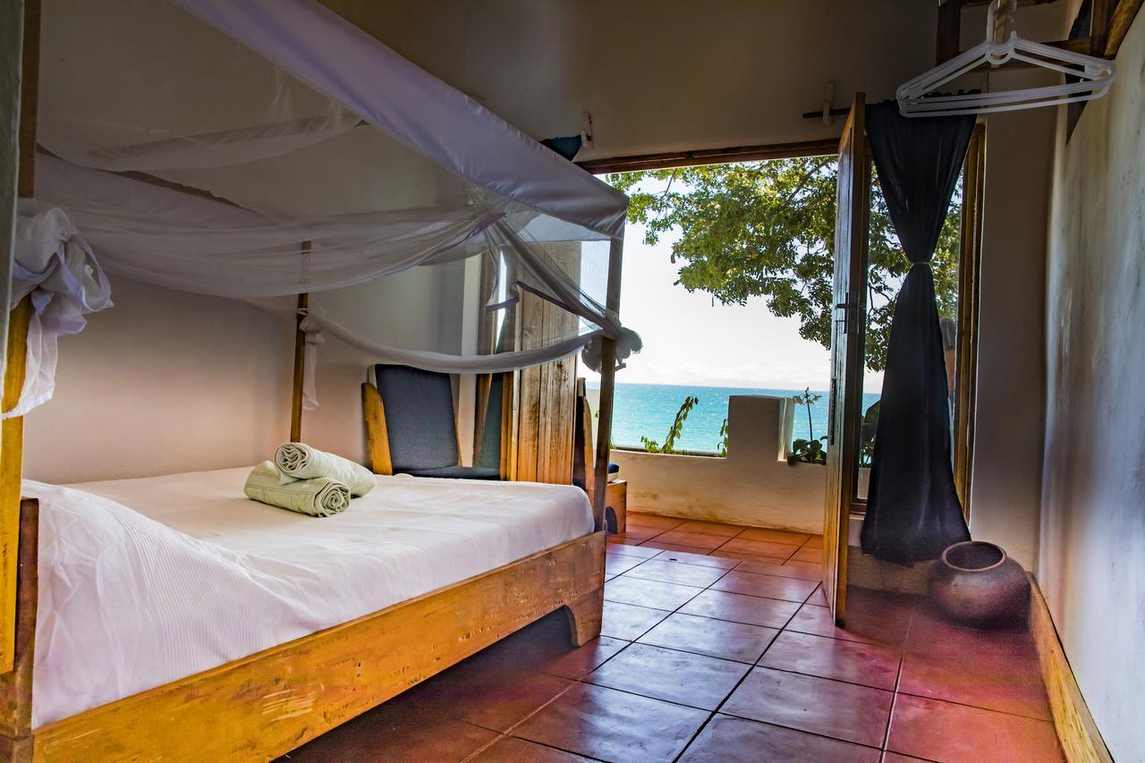 Njaya Lodge Nkhata Bay エクステリア 写真